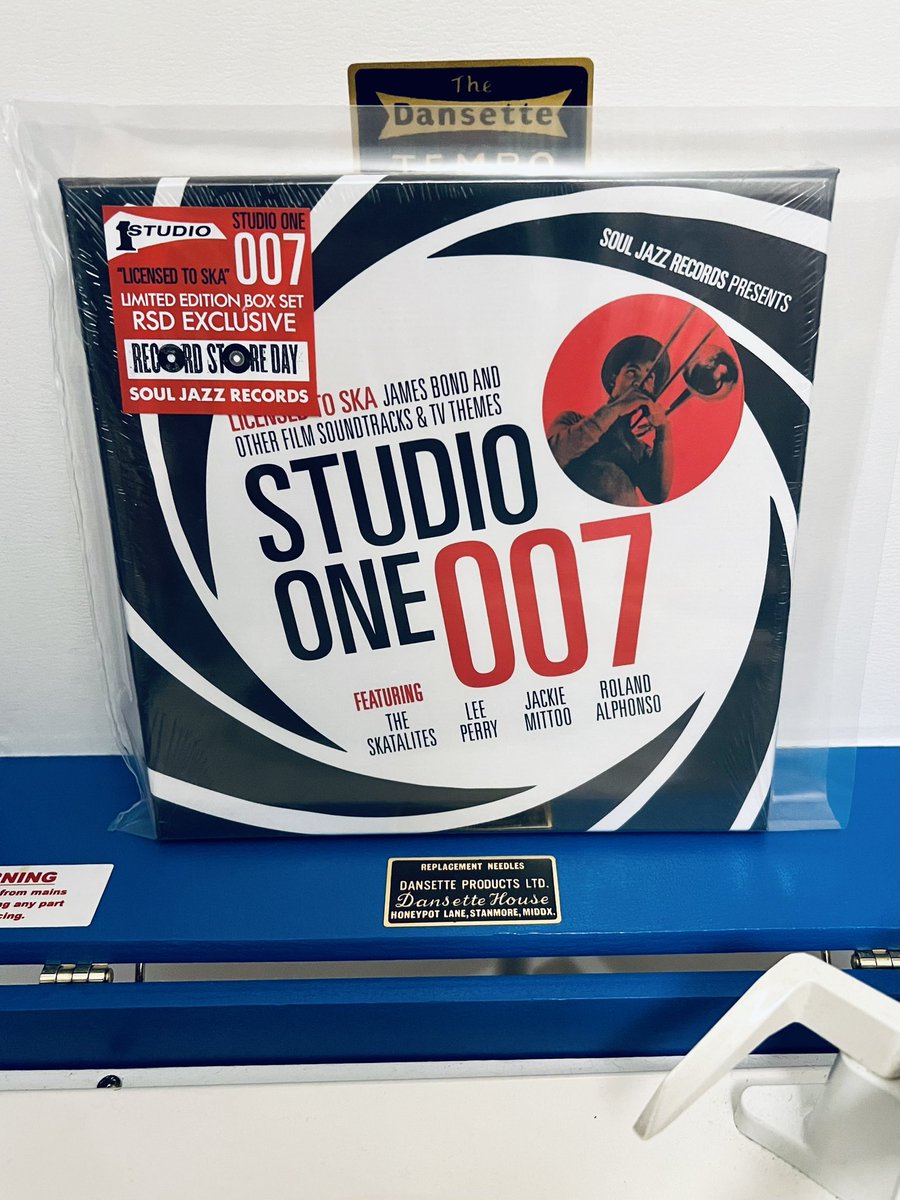 AGC_LONDON's tweet photo. #NowPlaying at the Art Gallery #StudioOne007 #LicencedToSka #SoulJazzRecords #Dansette #Vinyl
https://t.co/OQaVsKzI4l
What are you listening to right now? https://t.co/wIJCqm0Wbo