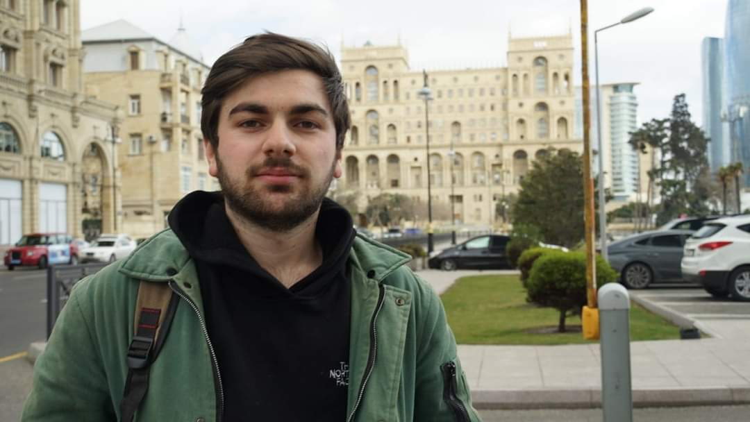 zakirbayramv's tweet photo. Aktivist Ayşən Muradova sabah saat 16:00-da, Qədir Qədirli isə 25 aprel saat 11:00-da Bakı şəhər Baş Polis İdarəsinə çağrılıblar. https://t.co/SaLI8BSXgv