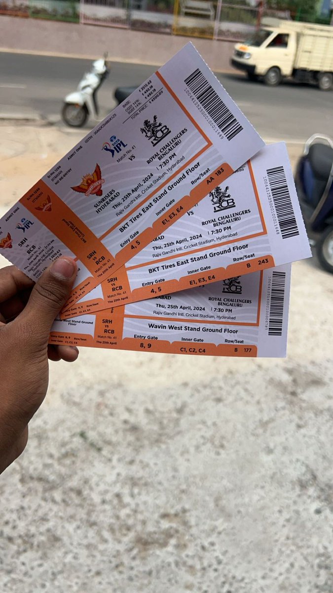 Tickets for SRH vs RCB available 
Dm 🙌