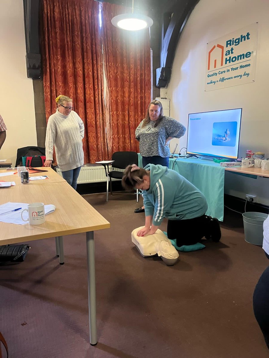🧡Welcome to the team!!🧡

We had the pleasure of welcoming a fantastic group of new CareGivers to our office in Sandbach last week, where they completed our thorough induction with flying colours.

Welcome Nicky, Lindsey, Sheridan, John, Dawn and Tilly!
