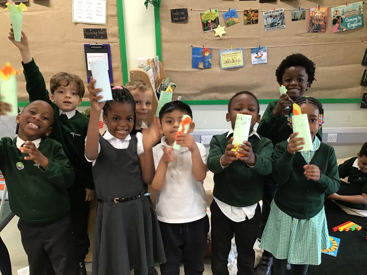 Discovery_Y1's tweet photo. Our amazing Year 1 children are 'Shining a Light'🕯️for Stephen Lawrence this week - as we commemorate, what would have been, his5⃣0⃣th Birthday🎂@sldayfdn
We are so proud of our beautiful😍candles and cannot wait for our work to be displayed @woolwich_works #Thislittlelightofmine https://t.co/ZrXt3H7Y9b