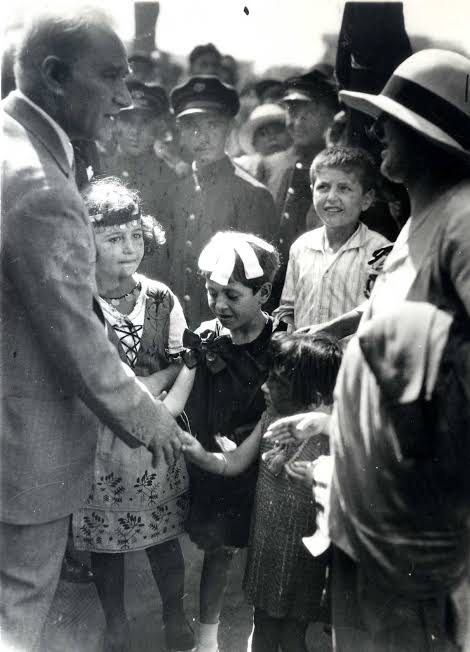 canvastar's tweet photo. 23 Nisan Ulusal Egemenlik ve Çocuk Bayramımız Kutlu Olsun 🇹🇷🎈

#23nisan https://t.co/2PW8LgslQw