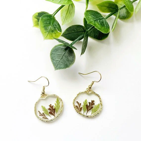 Drinzashop's tweet image. Immerse​ ​yourself​ ​in​ ​the​ ​beauty​ ​of​ ​these​ ​adorable​ ​and​ ​dainty​ ​earrings,​ ​inspired​ ​by​ ​the​ ​wonders​ ​of​ ​nature.
