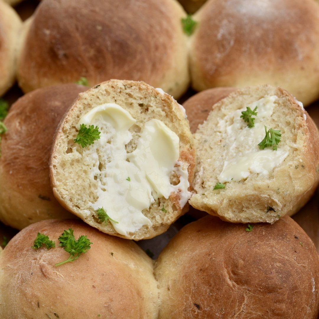 Cheese and herb bread for lunch. Yum! Recipe ⁦@GardenNewsmag⁩ & bramblegarden.com