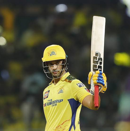 ✨️ Gameday Contest Alert ✨️ •Predict how many runs Lord Shivam Dube will score tonight and 2-3 lucky fans will stand a chance to win INR 200 each. Must follow me and @arham412003 ~Tag your mutuals with the answers #CSKvsLSG