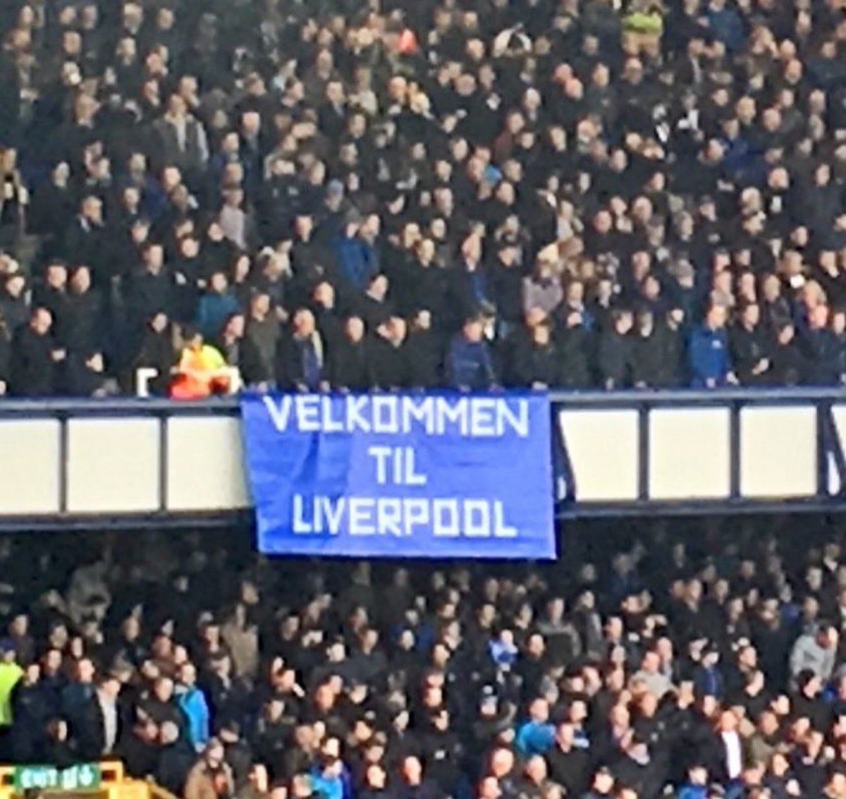 The merseyside derby is next, time to bring out this banner @The1878s. It says welcome to liverpool in Norwegian
