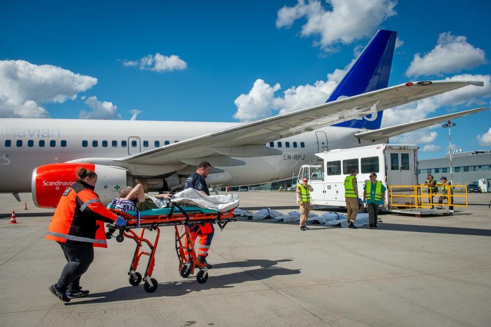 PGKroeger's tweet image. In oorlogen zie je zelf 1% van de gruwelen en minder nog van de onbaatzuchtige hulp in de nood. Wat 'DG ECHO' vanuit 'Brussel' in Oekraïne voor zieken en gewonden doet - samen met vele landen! - verdient daarom aandacht en respect. 🇺🇦🇪🇺#BetrouwbareBronnen art19.com/shows/betrouwb…