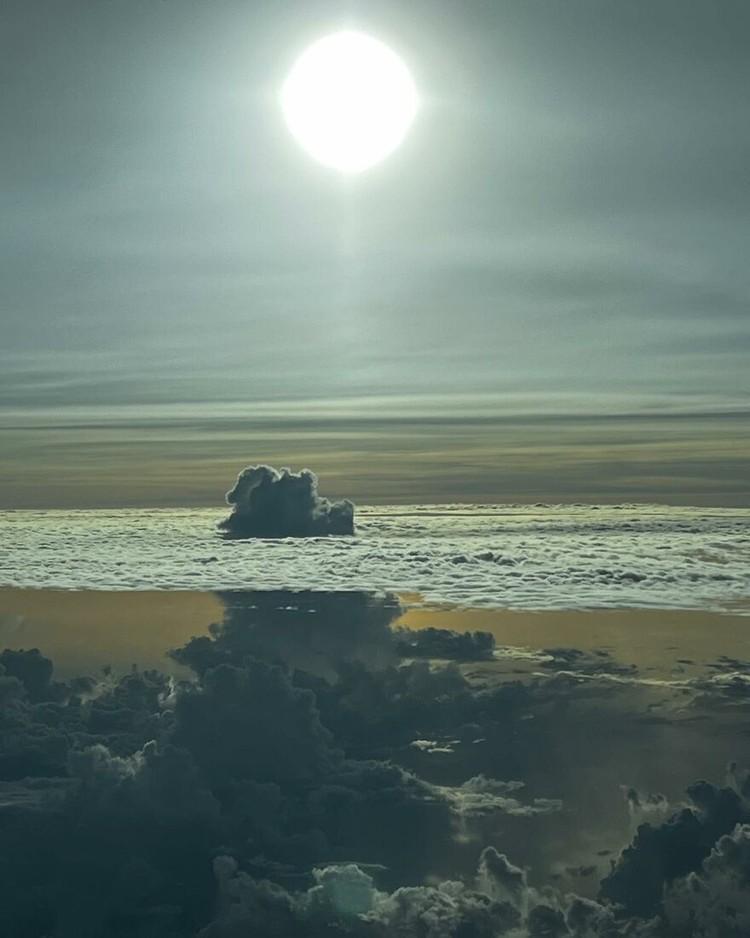 detikinet's tweet image. #Foto Seorang pilot bernama Santiago Borja, membagikan foto betapa indahnya pemandangan awan-awan siang dan malam hari dari kokpit pesawat. Hasilnya mengagumkan.

Foto: Pool

&amp;gt;&amp;gt; dtk.id/NqisGI

#detikinet #fenomena #awan #pilot