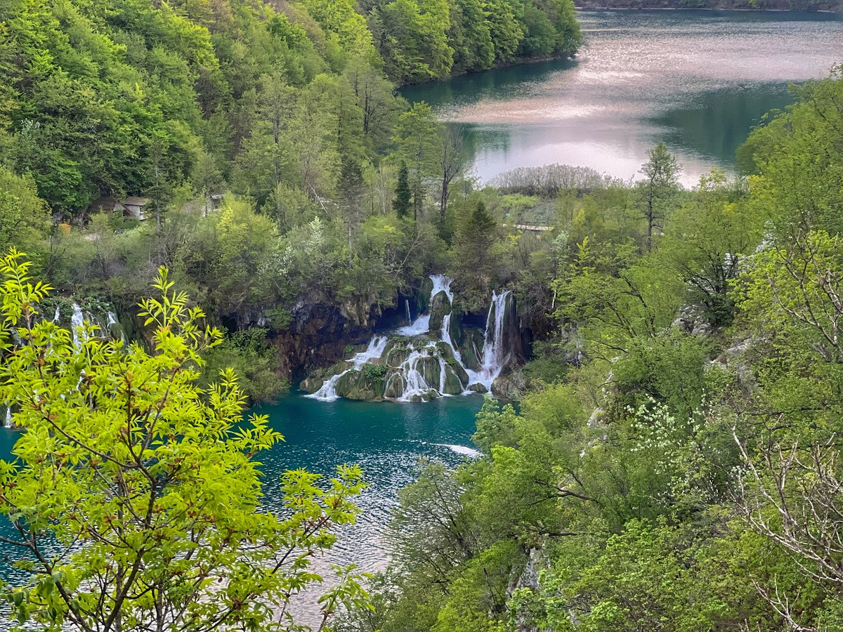 “Our spring has come at last with the soft laughter of April suns and shadow of April showers.”
― Byron Caldwell Smith
#PlitviceLakes #NationalPark #croatiafulloflife #plitvicefullexperience #plitvicevalleys #UNESCO #unescoworldheritage #discoverplitvice