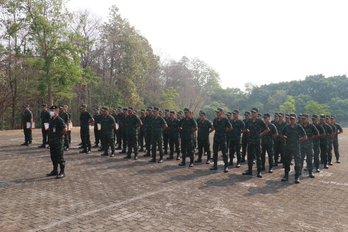 PackSquadron's tweet photo. 23 เม.ย. 67 พัน.สต.กส.ทบ. จัดพิธีอำลาชีวิตรับราชการทหารกองประจำการ เพื่อเป็นการเชิดชูเกียรติ ให้กำลังพลทุกนายที่ปฏิบัติงานด้วยความวิริยะ อุตสาหะ มุ่งมั่นตั้งใจปฏิบัติงานตามภาระหน้าที่ อย่างเต็มกำลังความสามารถ ก่อให้เกิดประโยชน์แก่กองทัพบก พร้อมรับโอวาทจาก ผบ.พัน.สต.กส.ทบ. https://t.co/V0SDXQPs7u