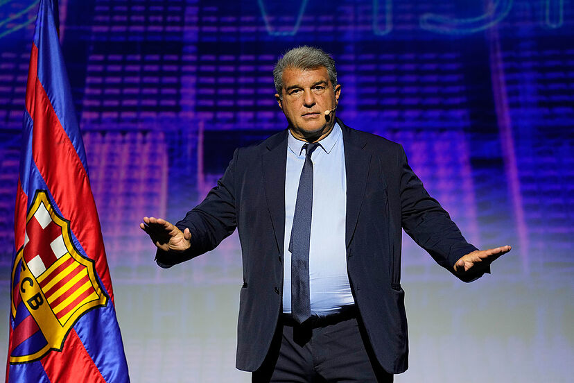 Encuestando's tweet photo. 📊 ¿Tiene razón Joan Laporta queriendo repetir 'El Clásico'?

🔄 SÍ
❤️ NO https://t.co/huIhXW52rM
