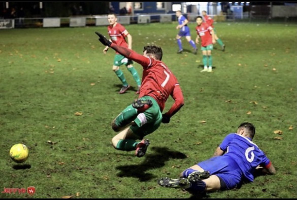 @lyetownfc1930 Good luck @GrantJJoshua fantastic job mate between you, Chris, Ross and the players. I know you had many a great moments but deep down I know this was your favourite 😂😂 all the best on what’s next.