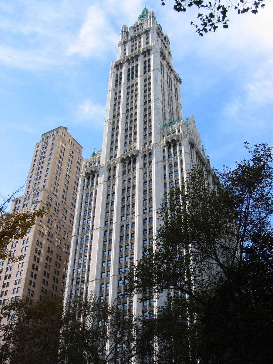 24 Apr 1913 The Woolworth Building opened as the tallest building in the world at 792 feet. It's still in the Top 100. In 1930 it was surpassed by 40 Wall Street, also known as the Trump Building. It is a #NationalHistoricLandmark. #InterestingFacts
