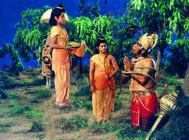 umda_panktiyaan's tweet photo. अदब इतना कि क़दमों में पड़े हैं
अना इतनी कि लंका ख़ाक़ कर दें

~ शाद सिद्दीक़ी ( हनुमान जन्मोत्सव ) https://t.co/3a7He8F3cr