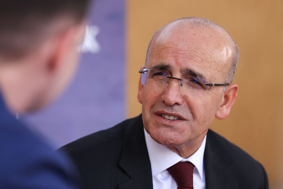 #SONDAKİKA

Mehmet Şimşek: ('Yerel halk' söylemine)

"Belli ki kötü niyetli çevreler var."