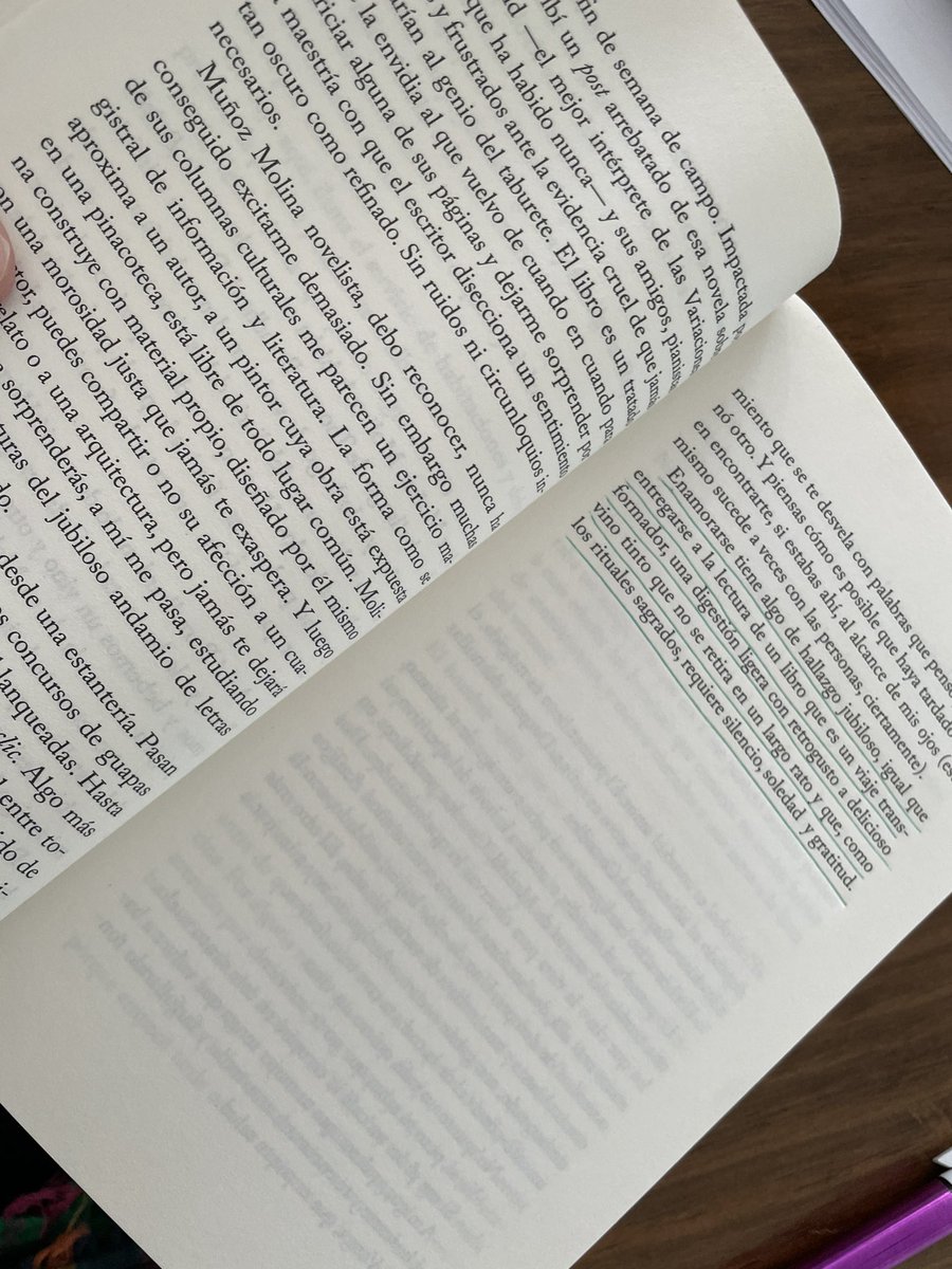 Los libros no mueren! En unos días tendré la suerte de hablar del mío, “La vida en cinco minutos” <a href="/CirculoDeTizaES/">CirculoDeTiza</a> en <a href="/merckgroup/">Merck</a>, la empresa donde dirijo la comunicación a nivel europeo! Me entrevistarán y seré feliz de compartir con mis súper colegas! Feliz #DiaDelLibro2024