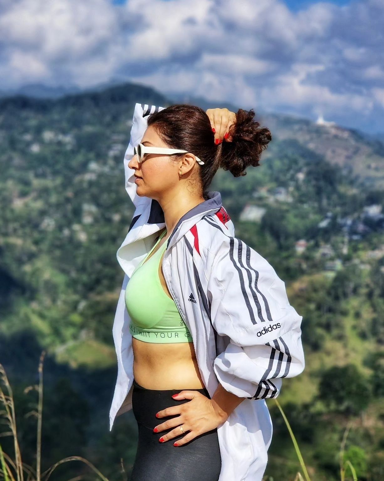 GL1RicCa8AAM-J7?format=jpg&name=large