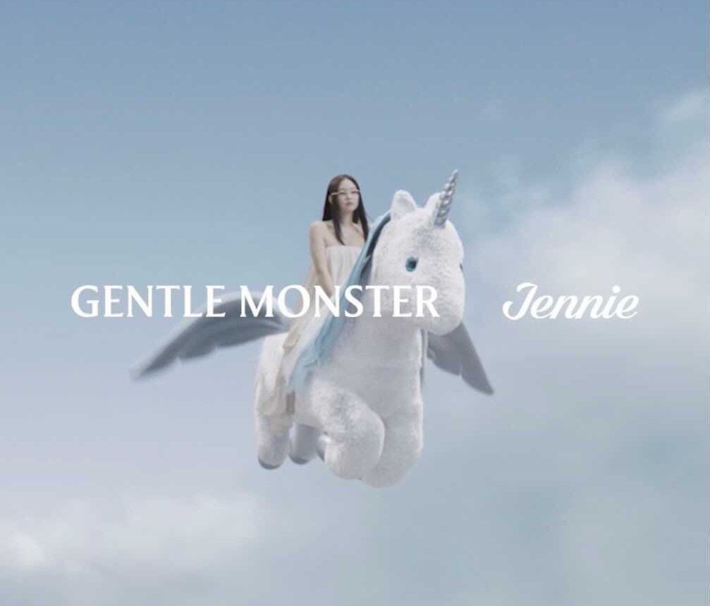 Jennie as AVATAR riding in Unicorn. 😅