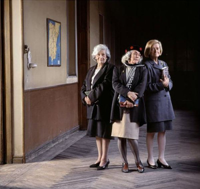 Ana María Matute, Carmen Martín Gaite y Josefina Aldecoa en 1996 en Madrid. 📷 Chema Conesa #DíaDelLibro