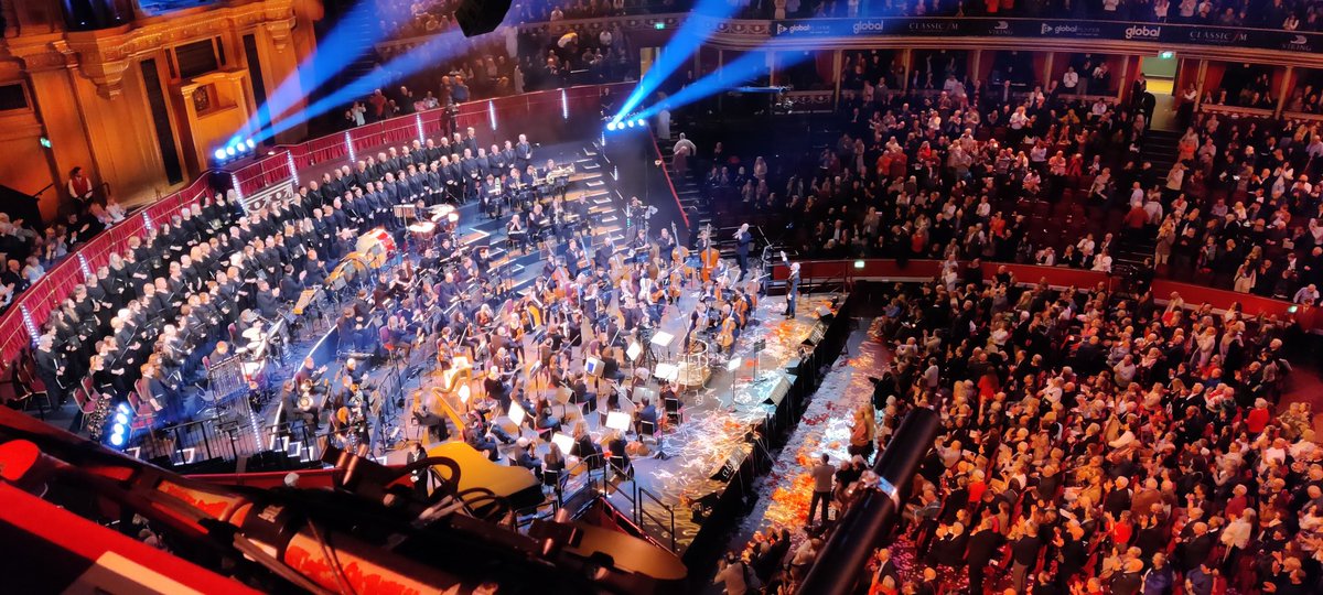 Tha @ClassicFM Live last night was brilliant, the @RSNO @RSNOChorus with @conductorben and soloists rightly received a standing ovation. 

What a brilliant first visit to the @RoyalAlbertHall and to see and hear Sir Karl Jenkins' music conducted by Karl himself; Magnificent. 🥰