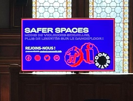 « Elles font vivre la vie nocturne » 
💜
Hier soir, la salle du conseil de Paris accueillait Dj, patronnes de club ou de bar, directrice de festivals, militantes féministes et queer… qui ont raconté leur parcours de femmes mais aussi leur combat pour une nuit safer et inclusive.