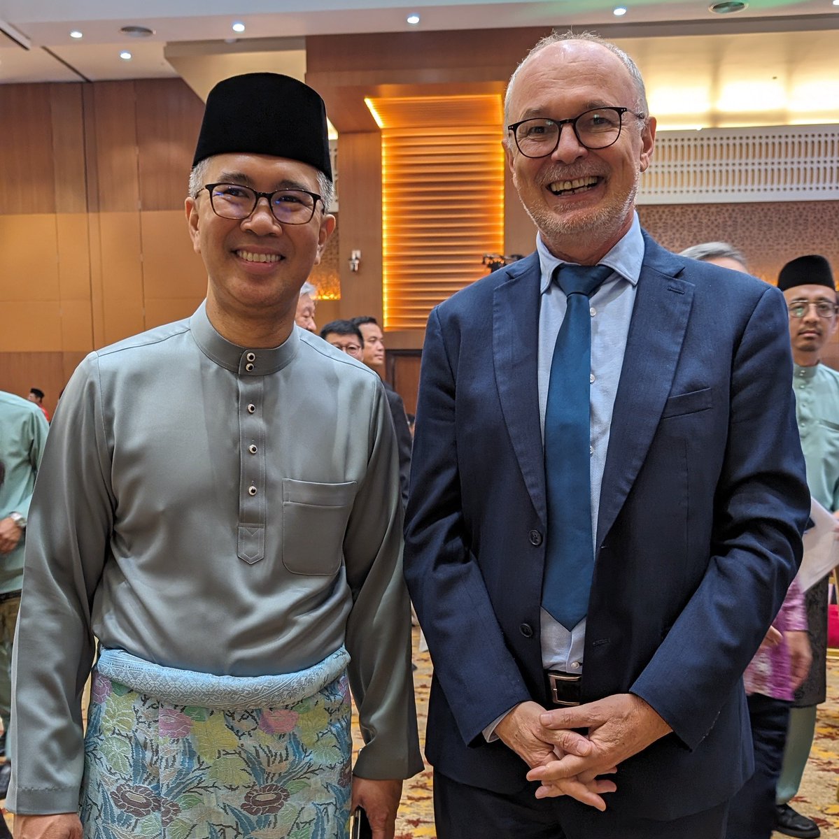 Peter Van Acker (@petervanacker2) on Twitter photo 🇧🇪🇲🇾 Open house at the Ministry of Investment, Trade and Industry. I very much appreciated the short chat I had with Minister Zafrul. <a href="/tzafrul_aziz/">Tengku Zafrul 🇲🇾</a> <a href="/MITIMalaysia/">MITI Malaysia</a> <a href="/MalaysiaMFA/">Wisma Putra</a> <a href="/EUinMalaysia/">EU in Malaysia</a> <a href="/BelgiumMFA/">🇧🇪 Belgium MFA</a> #hariraya 🇧🇪🇲🇾 Open house at the Ministry of Investment, Trade and Industry. I very much appreciated the short chat I had with Minister Zafrul. <a href="/tzafrul_aziz/">Tengku Zafrul 🇲🇾</a> <a href="/MITIMalaysia/">MITI Malaysia</a> <a href="/MalaysiaMFA/">Wisma Putra</a> <a href="/EUinMalaysia/">EU in Malaysia</a> <a href="/BelgiumMFA/">🇧🇪 Belgium MFA</a> #hariraya