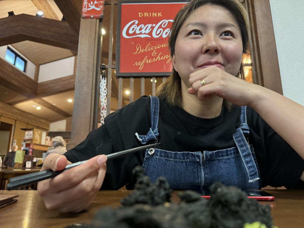 oomoriatsuro's tweet photo. 4月23日
神奈川県
湯快爽快たや
20周年熱波WEEK4日目
到着早々の熱波前に
黒唐揚げ食べる
安寺沢茜さん😀 https://t.co/kBCgpn4Tim
