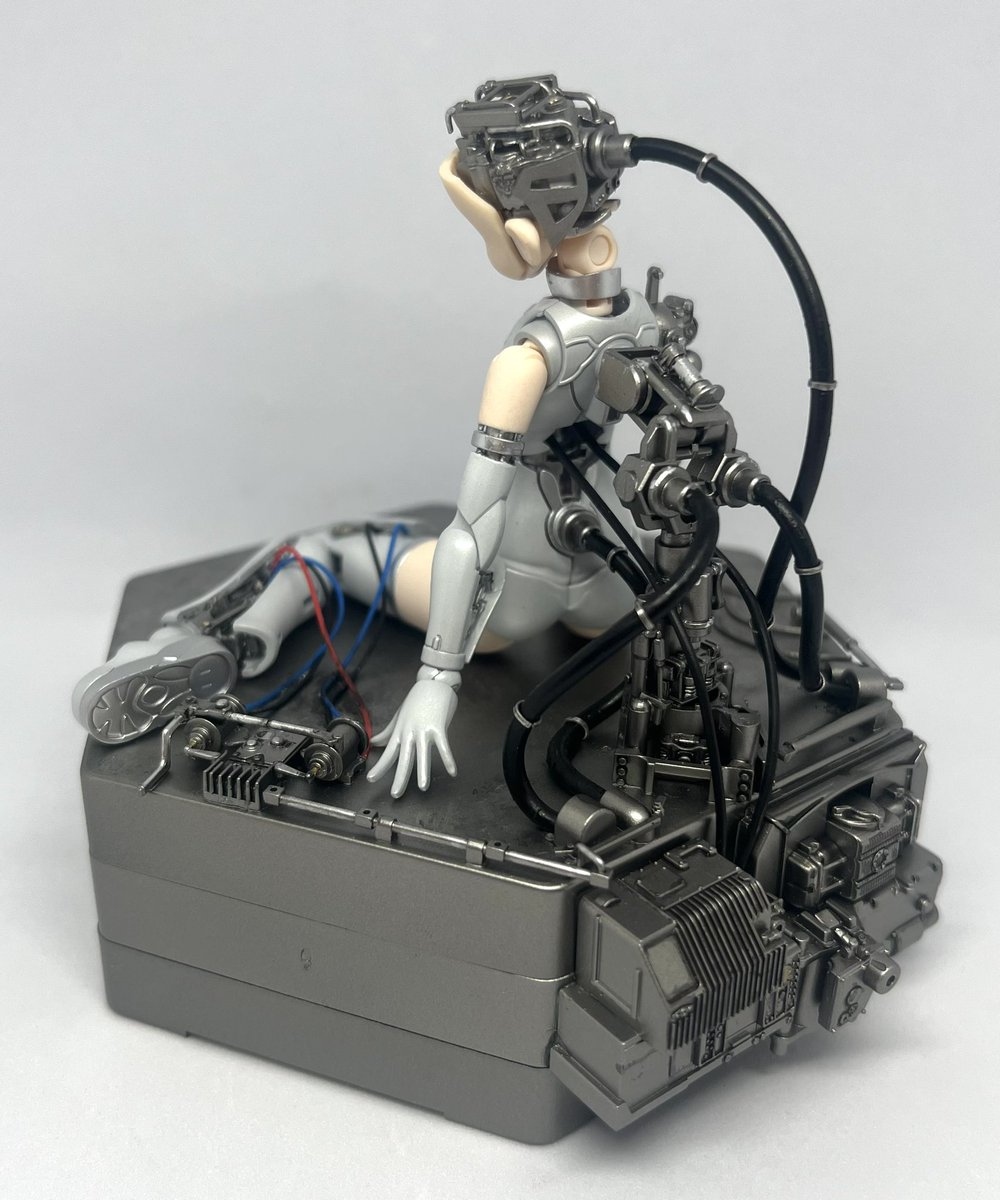 なげ tweet media