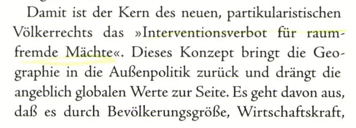 Anwalt_Jun's tweet photo. Wer wissen möchte, die #Krah zu #China steht, kann es in seinem Buch nachlesen. Er fordert ein neues Völkerrecht mit einem Interventionsverbote für "raumfremde Mächte", Abschaffung wirtschatlicher Sanktionen gegen China und die Begrenzung der Bedeutung von Menchenrechten. Er relativiert die Menschenrechtsverletzungen in China mit dem Umstand, dass doch dort inzwischen Hunger millionenfach bekämpft sei. Er ist gegen Globalismus, soweit er aus dem Westen kommt, befürwortet ihn - und wie wir jetzt sehen fördert ihn - jedoch aus China.