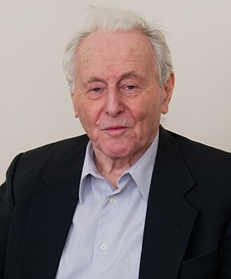 Just heard of the passing on 21/4 of quantum-nano-polariton pioneer Vladimir M Agranovich aged 95. He received many accolades incl. Humboldt, Kapitsa & Mandelstam Awards, Fellow @PhysicsNews Fellow @APSphysics . Photos from 75th birthday are here: dtrends.com/Photo/nanotech…