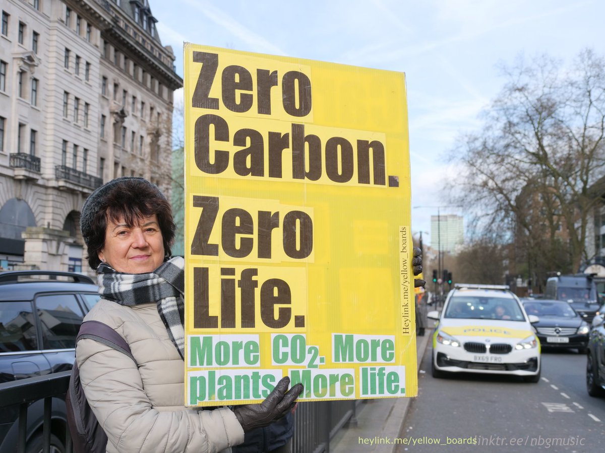 Zero Carbon. Zero Life. #nofarmersnofood #yellowboards #yellowboardarmy #london #rejectagenda2030 #foodsecurity #stayfree #outreach #rejectagenda2050 #climatecon #netzeromania