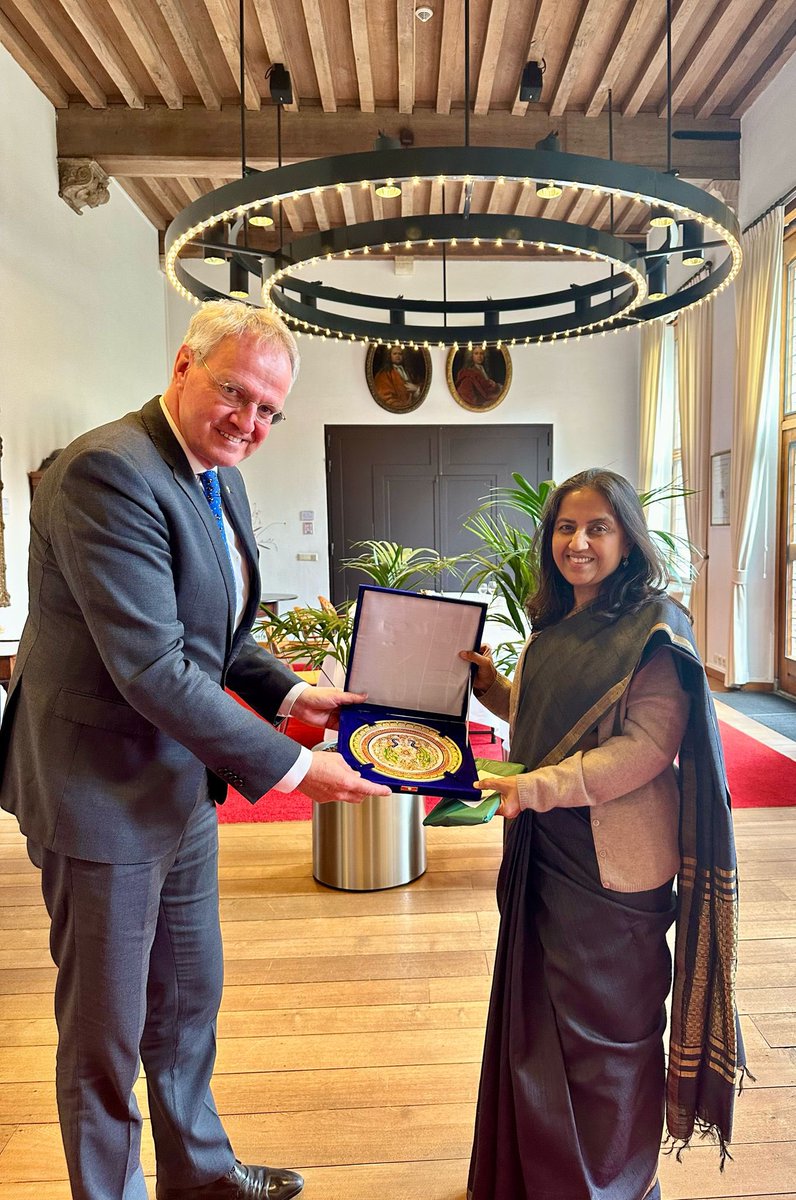 Amb @reenat_sandhu had an excellent interaction with King’s Commissioner of Zeeland HE Han Polman at Middelburg. Zeeland’s economic focus sectors like water, agriculture, logistics, renewable energy & green hydrogen hold exciting prospects for 🇮🇳🇳🇱 cooperation @provzeeland