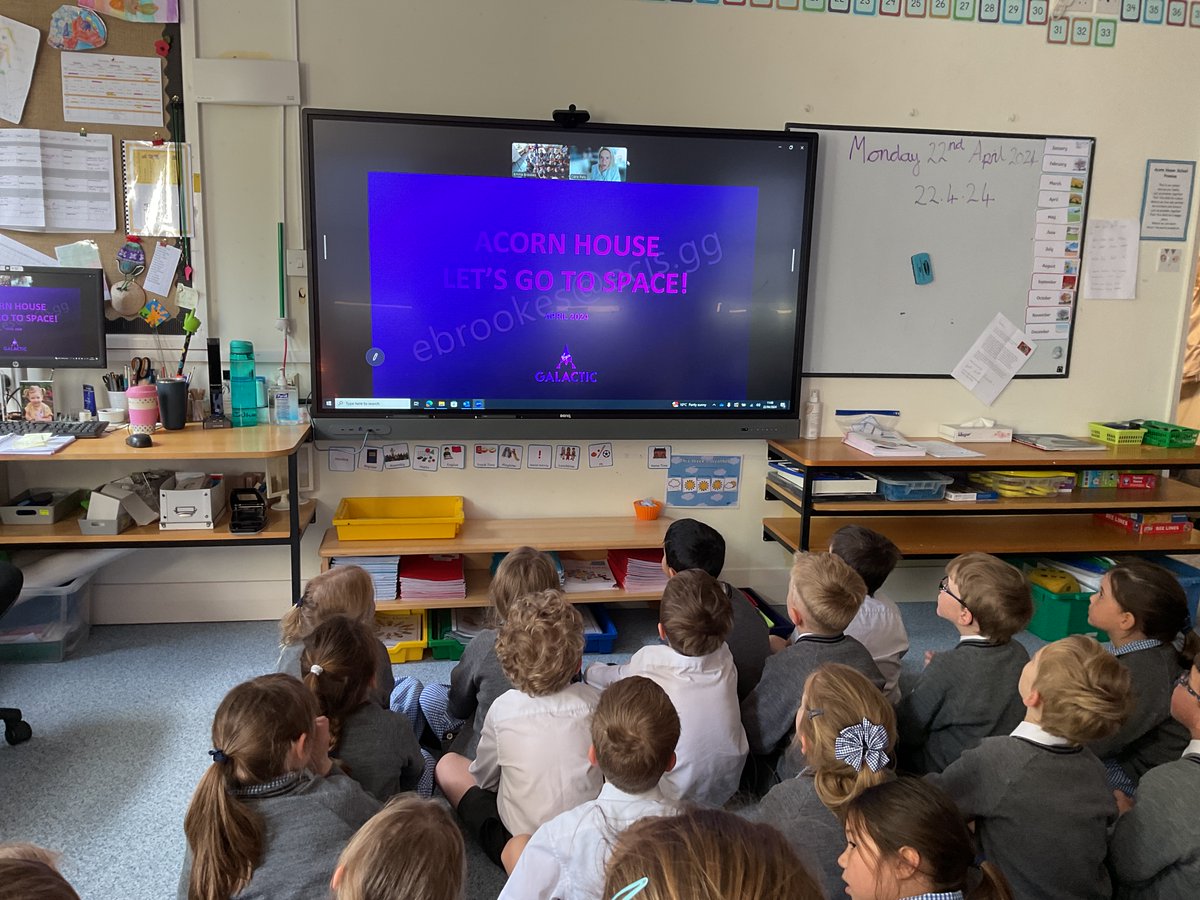 Eliz_Coll's tweet photo. Thank you to Juno’s aunty, Clare Pelly from Virgin Galactic, for speaking with the Year 1 children yesterday as part of their space topic. She talked the children through what she does and how they might one day be able to take a space flight.
#ECJS https://t.co/FBpDWn9BOD