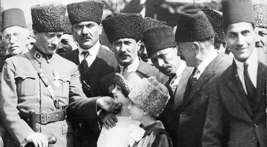 TTAgrup's tweet photo. Sadece büyük liderler geleceği küçük kalplere emanet eder...

#23Nisan https://t.co/VEt6QL8IRI