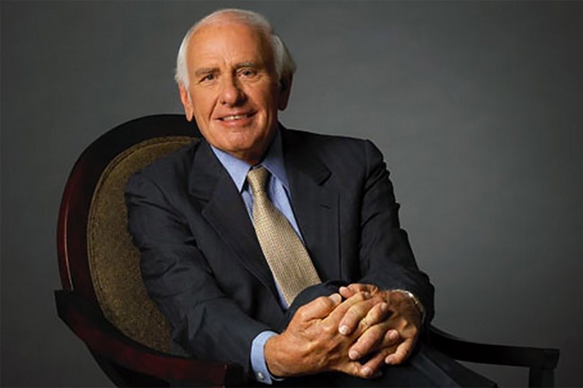 “I think everybody should study ants. They have an amazing four-part philosophy. Never give up, look ahead, stay positive and do all you can.”

#JimRohn