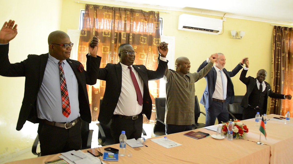 damien frame tweet media