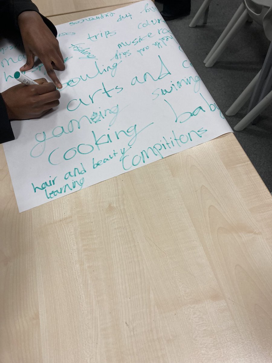 Brilliant morning @Coopacademy gaining student opinions and student voice on activities and food they want at #HAF clubs @HUBBFoundation_ great collaborative work thanks to our @Coopacademy Academy Community Pioneer and Tom @HUBBFoundation_