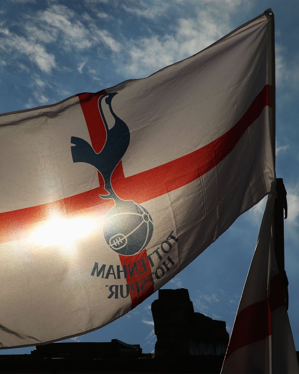 SpursOfficial's tweet photo. Happy #StGeorgesDay! 🏴󠁧󠁢󠁥󠁮󠁧󠁿 https://t.co/647Gspv35l