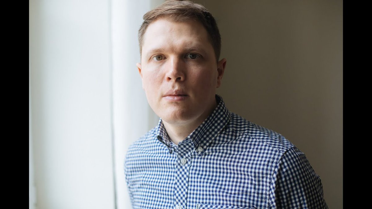 ŠOGAD LATVIJAS PEN BALVU VEIDOS ALEKSEJS MURAŠKO. Latvijas PEN piešķir balvu par nozīmīgu ieguldījumu vārda brīvības nostiprināšanā un sociāli marginalizētu grupu aizstāvībā. facebook.com/latvijasPEN