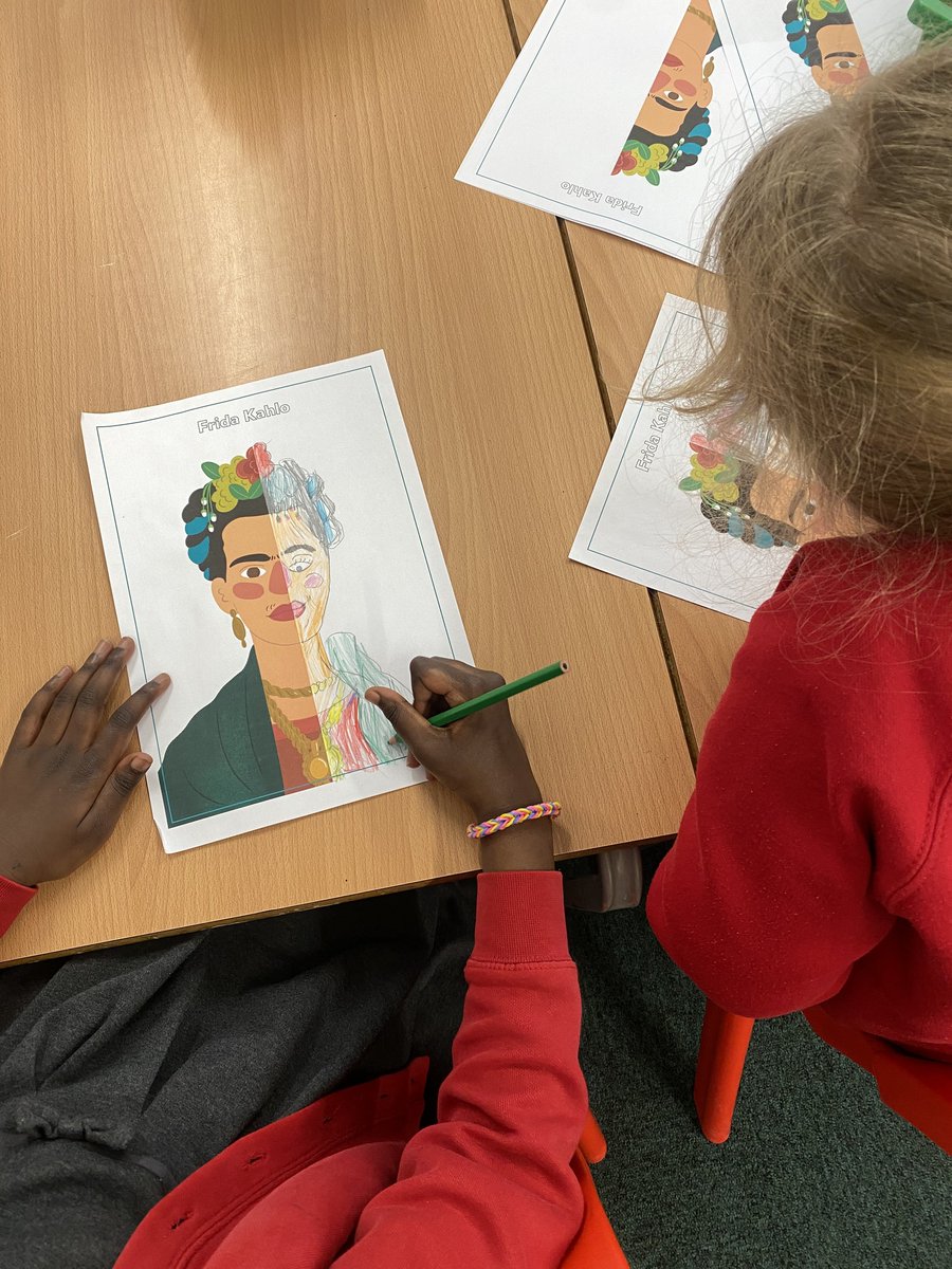 SybournPriE17's tweet photo. In KS1 Creative club yesterday the children were looking at some famous artists and had a go at sketching the other half of their face
@AaronLionLearn @LionAcTrust
#primaryeducation #lionpathways #lovelearning #motivatedlearning #primarycurriculum #primarysolution https://t.co/mzeyKxjjgH