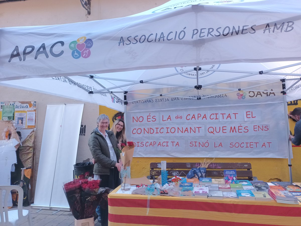 Ja ens podeu trobar al carrer Sant Joan, llibres i contes sobre discapacitat i inclusió, roses, manualitats... us hi esperem