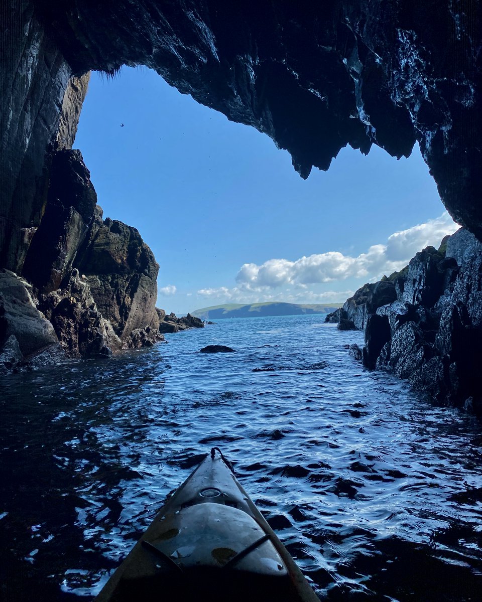 What a wonderful time we had exploring the stunning coast and caves between #CwmyrEglwys and #Pwllgwaelod in our #kayak on Saturday. @ItsYourWales @StormHour @thephotohour @visitpembs @W4LES #pembrokeshirecoast #kayaking #kayakadventure