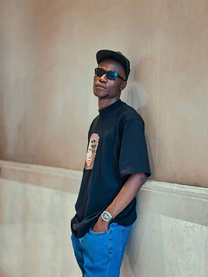 Media247Soweto's tweet photo. Happy Birthday To Super Talented Nigerian Disc Jockey,   IamDj Ben 
One of the most celebrated Dj in the raffia city of Ikot Ekpene
Dj Ben is a graduate from the prestigious Akwa Ibom State Polytechnic.

Like and follow our page Soweto Media 

#SowetoMedia 
#publicity https://t.co/1z2YHC6uFd