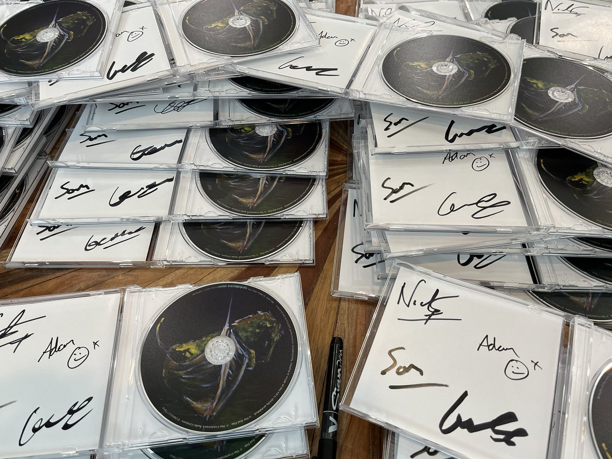 Music lovers…only 100 signed ✍️ Be quick if you want to pre-order one 👇 musicglue.com/the-bad-day/