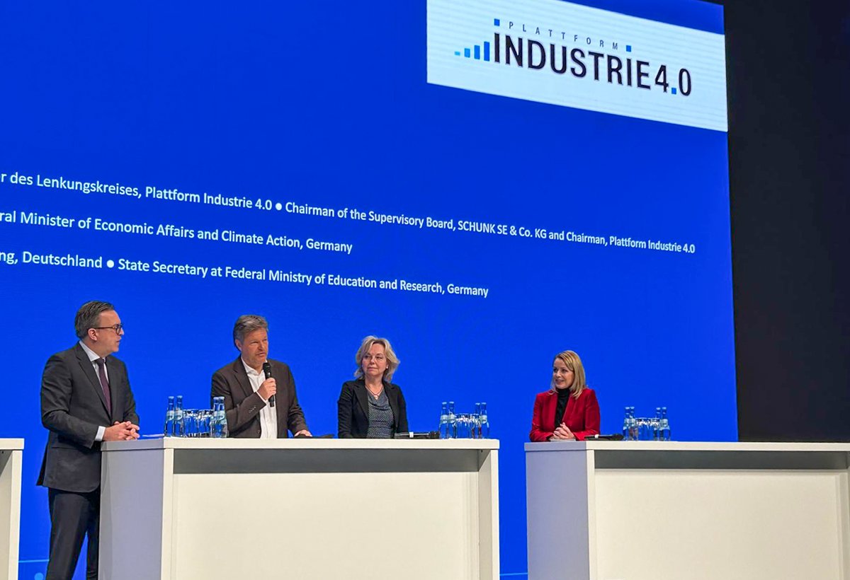 Leader‘s Dialogue der Plattform #Industrie40 auf der @hannover_messe. Mit dabei VDMA-Vizepräsident Henrik Schunk #HM24 @BMWK