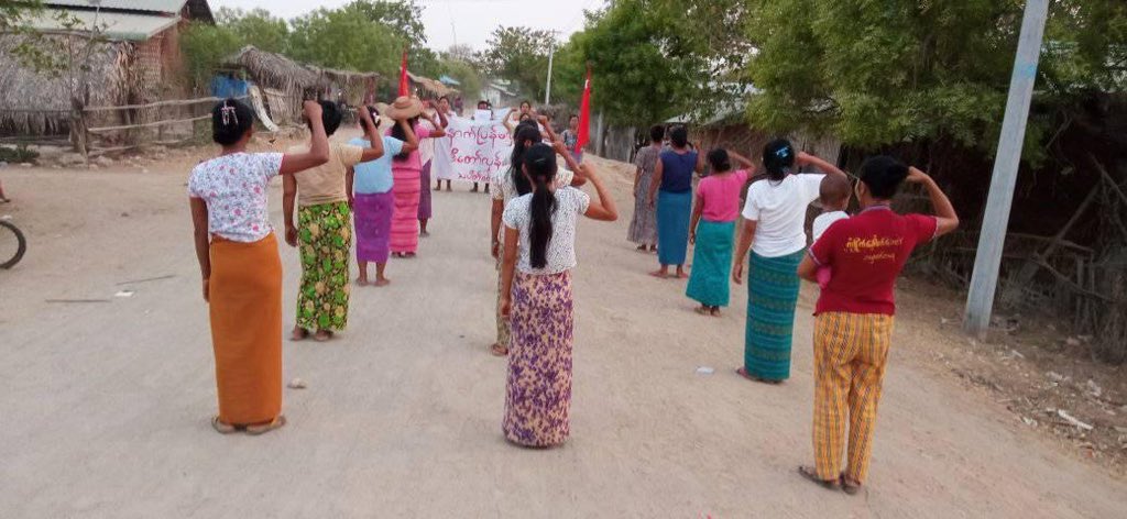 Pro-democracy residents from a village of northern zone of #Yinmarbin Twp, #Sagaing Region, regularly staged a strike to overthrow the #MilitaryDictatorship on Apr23.

#WarCrimesOfJunta             
#2024Apr23Coup                       
#WhatsHappeningInMyanmar