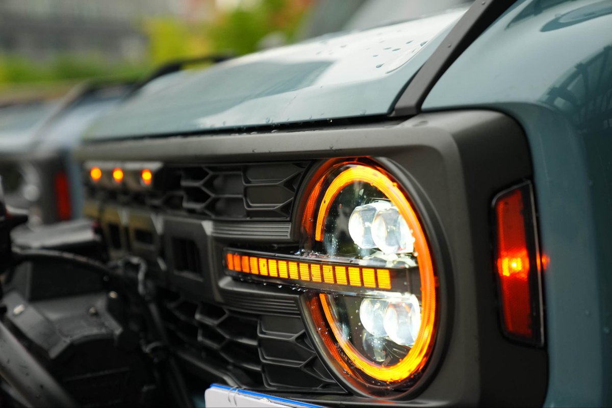 Archaiclights's tweet photo. This Bronco headlight is a work of art!

The sleek design and stunning brightness come together to create a driving experience that is both breathtaking and functional.

Upgrade your ride with the best headlight.

#bronco #fordbronco #broncoheadlight #headlight #headlights #art https://t.co/gB5aGvS5eK