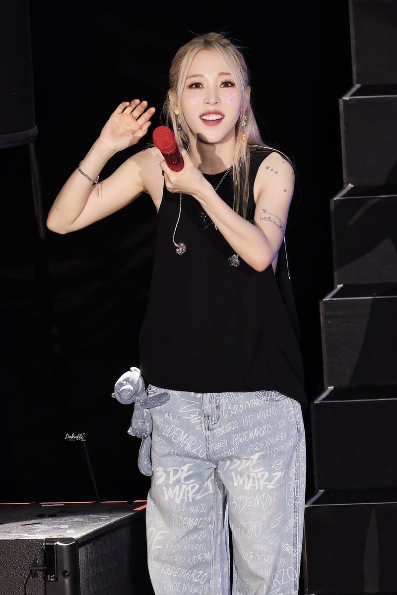 Linkuffe tweet media