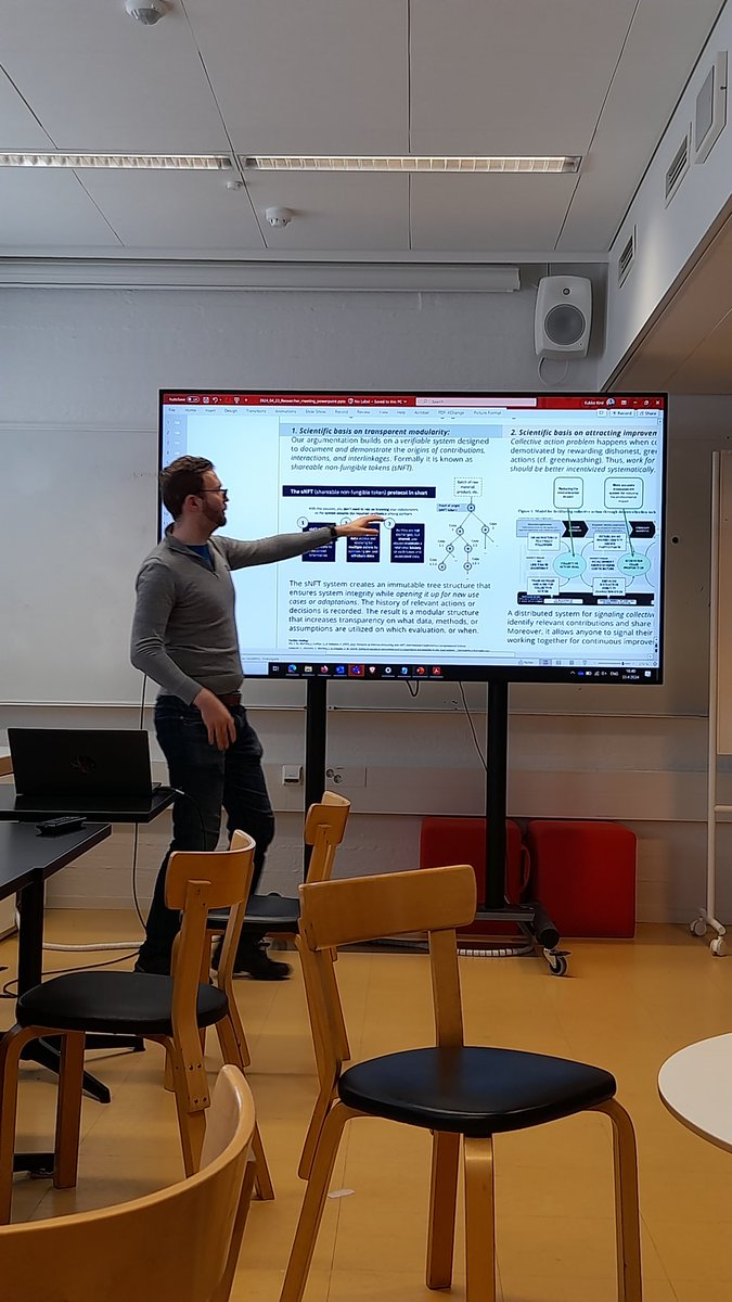 CorinnaCasi's tweet image. Esko Hakanen @AaltoUniversity @valuebiomat talks about practical example of plastics applied to #collectiveactions problem and relative solutions