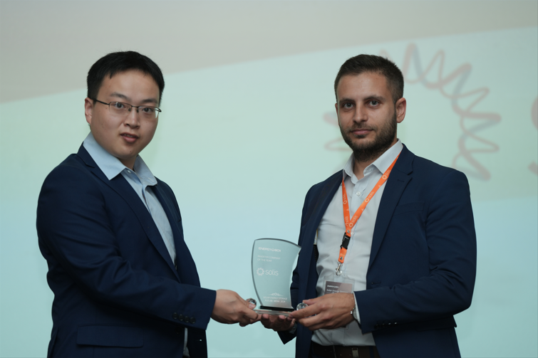 Solis_Inverters's tweet photo. #SolisConference in #UAE: We are thrilled to announce our participation in the Solar Energy Storage Future Mena 2024 in #AbuDhabi, where Solis has been honored with the prestigious "Inverter Company of the Year" award by Energy Box! https://t.co/Wug2TQl02R